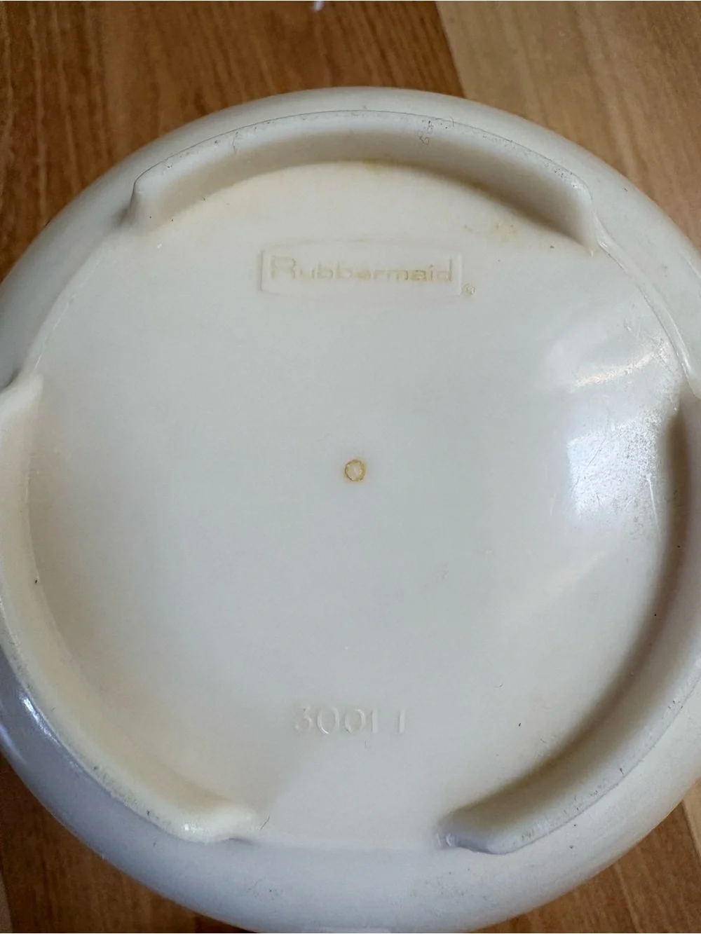 vintage Rubbermaid Grip & Mix batter bowl in white 6 Cup